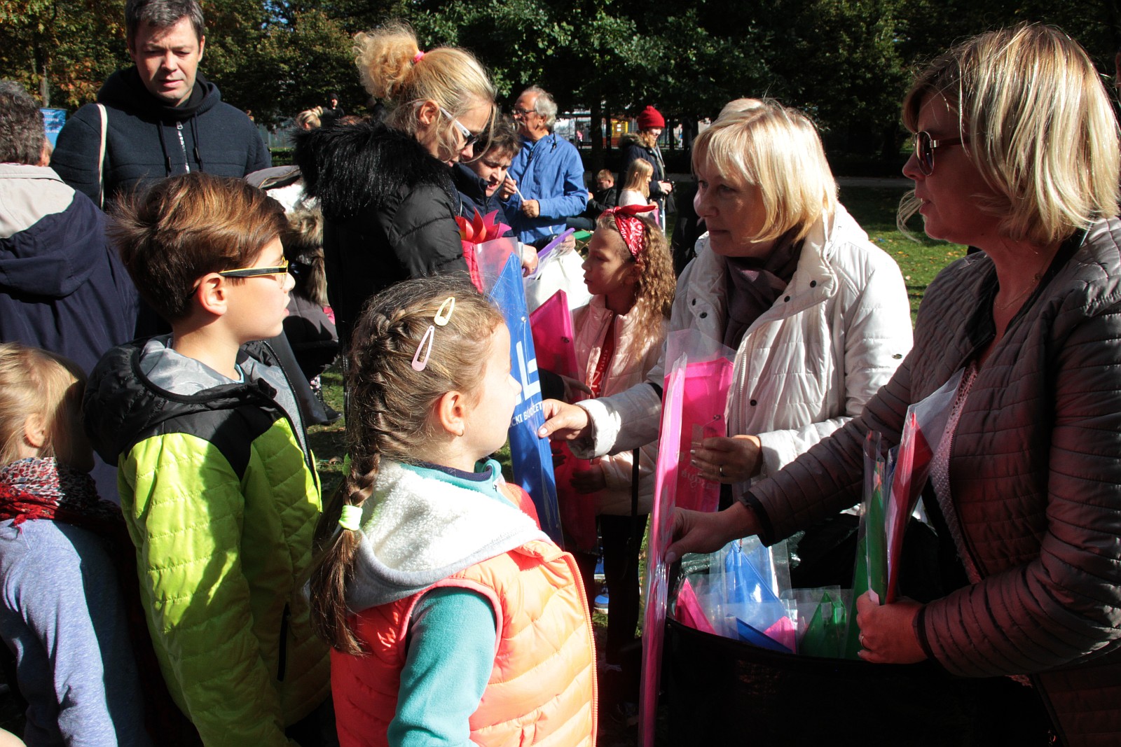 Dmuchawce, latawce, wiatr … i legniczanie w parku