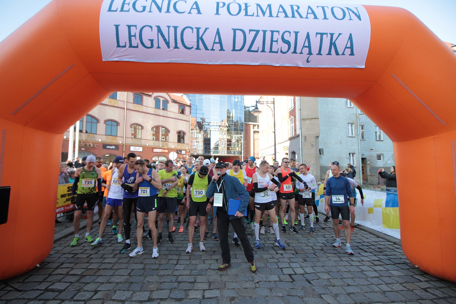 Start do VIII Legnica Półmaratonu oraz Legnickiej Dziesiątki