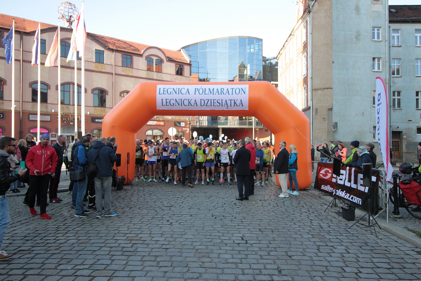 Start do VIII Legnica Półmaratonu oraz Legnickiej Dziesiątki