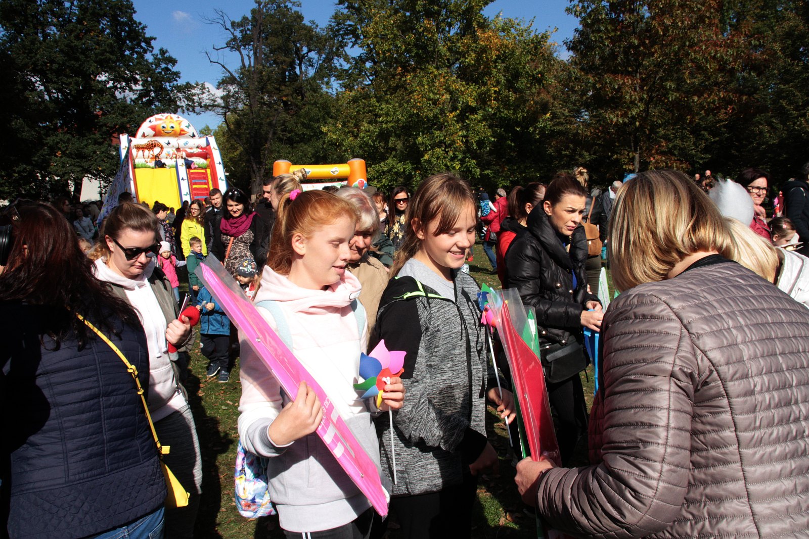 Dmuchawce, latawce, wiatr … i legniczanie w parku