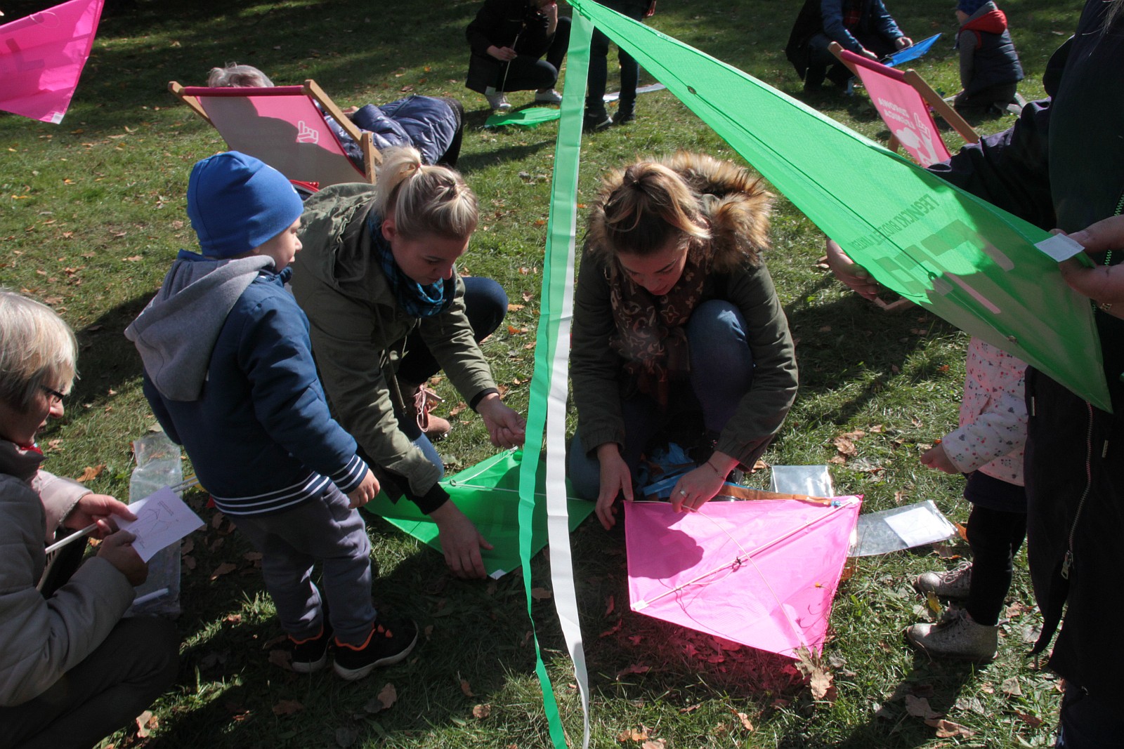 Dmuchawce, latawce, wiatr … i legniczanie w parku