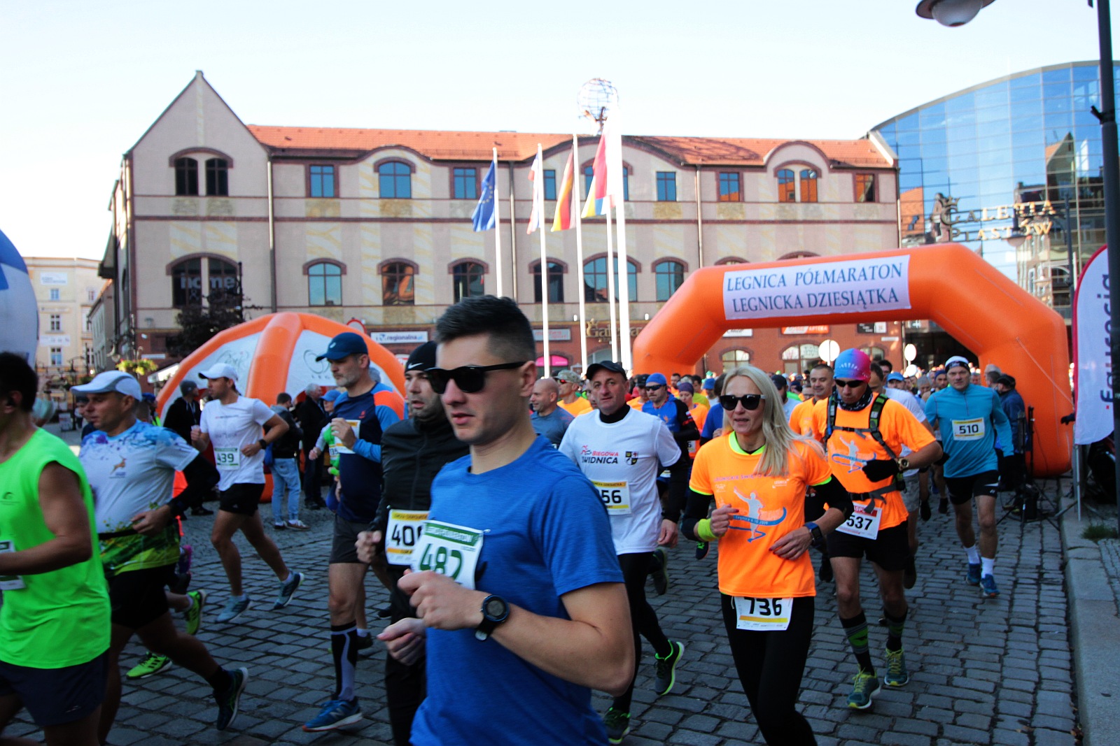 Start do VIII Legnica Półmaratonu oraz Legnickiej Dziesiątki