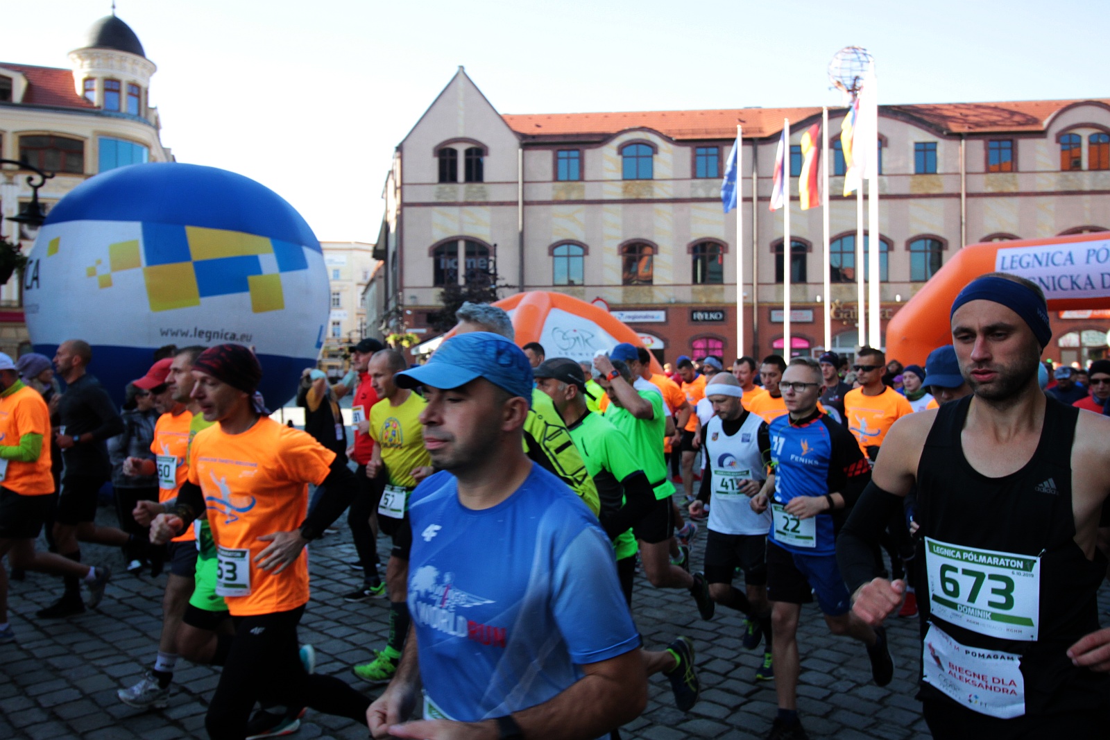 Start do VIII Legnica Półmaratonu oraz Legnickiej Dziesiątki