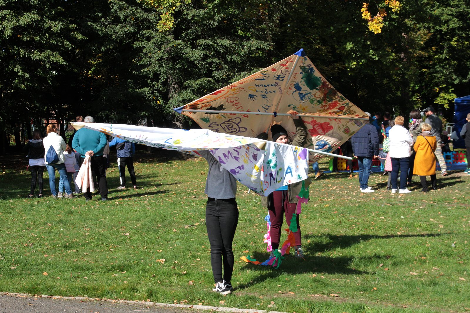 Dmuchawce, latawce, wiatr … i legniczanie w parku