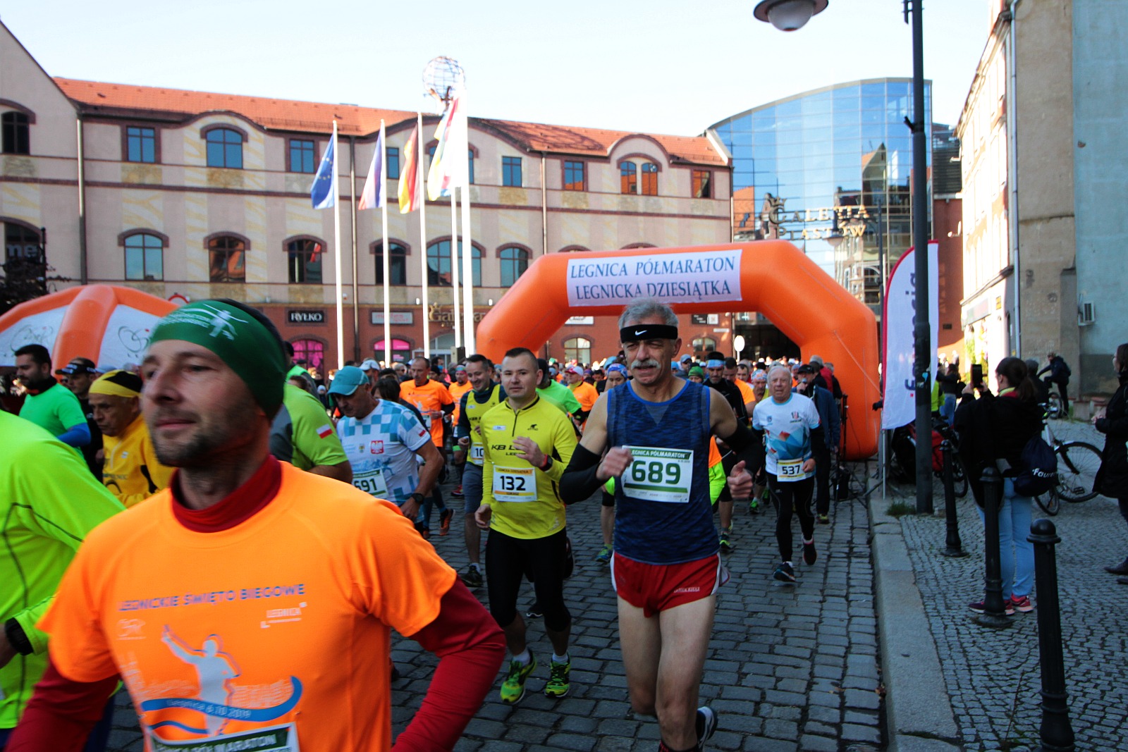 Start do VIII Legnica Półmaratonu oraz Legnickiej Dziesiątki