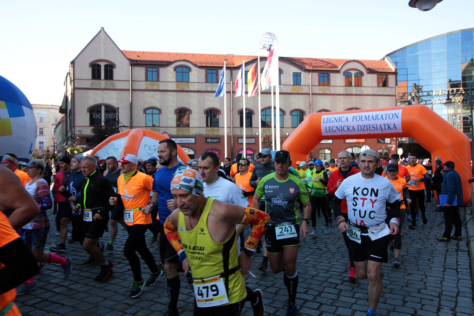 Start do VIII Legnica Półmaratonu oraz Legnickiej Dziesiątki