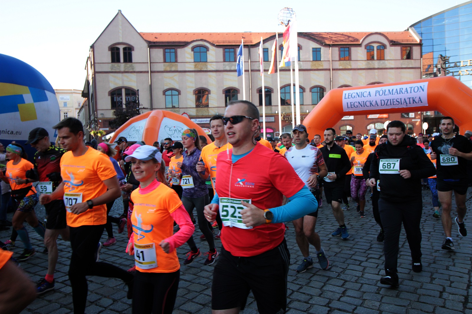 Start do VIII Legnica Półmaratonu oraz Legnickiej Dziesiątki