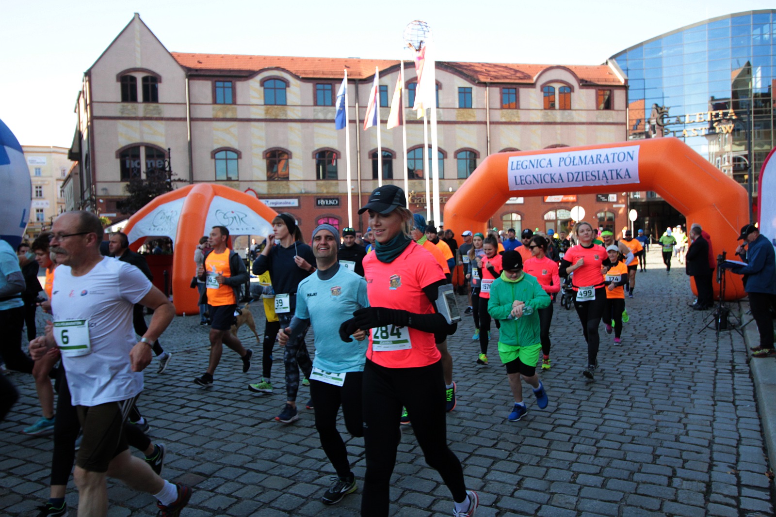 Start do VIII Legnica Półmaratonu oraz Legnickiej Dziesiątki