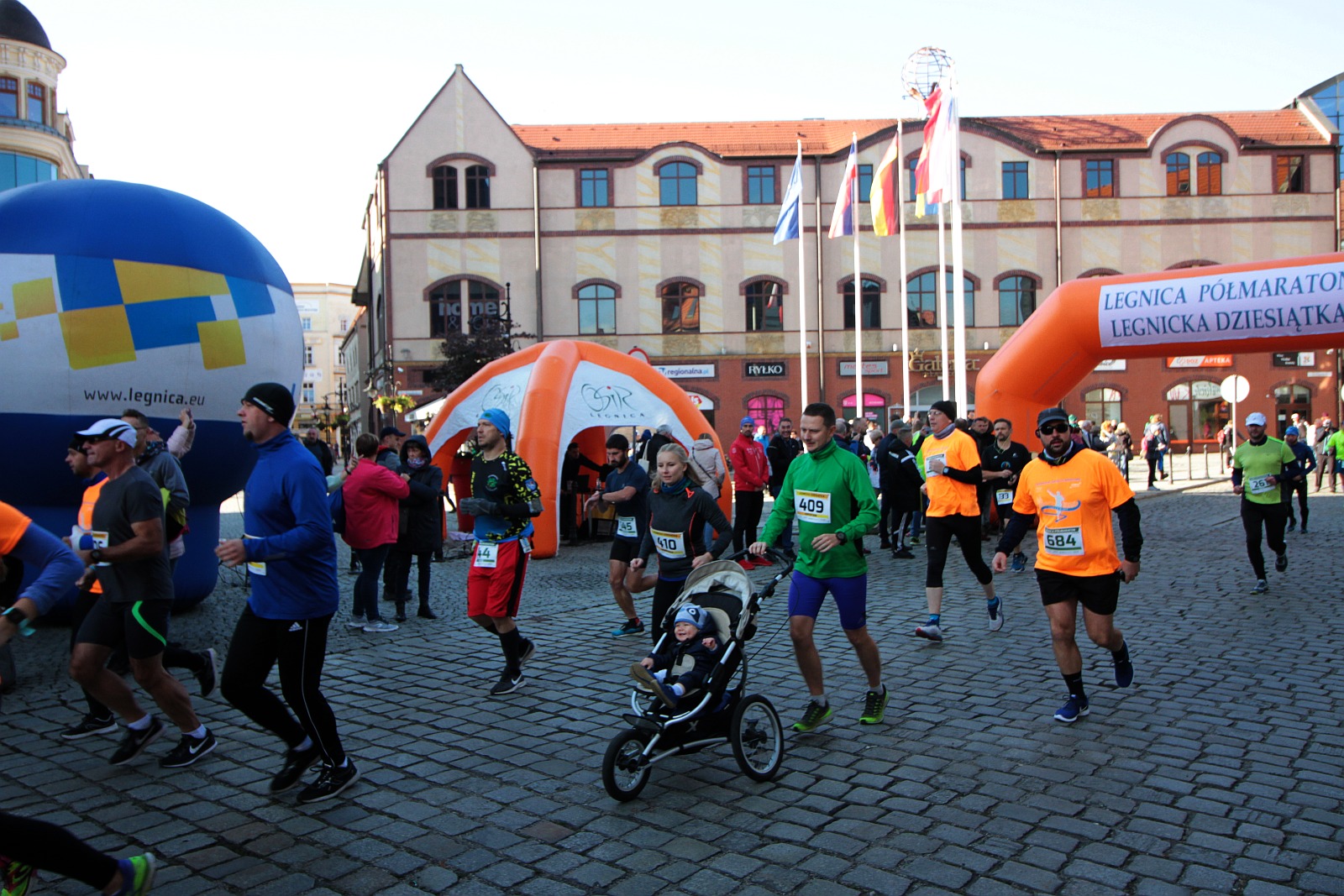 Start do VIII Legnica Półmaratonu oraz Legnickiej Dziesiątki