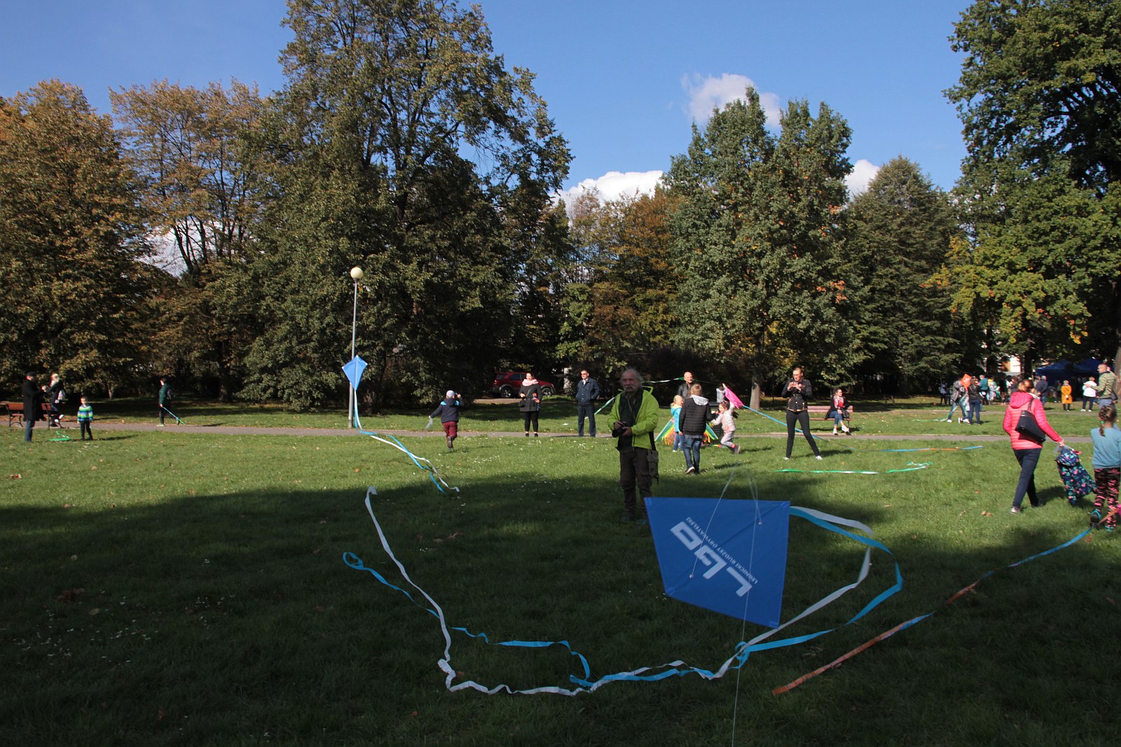 Dmuchawce, latawce, wiatr … i legniczanie w parku