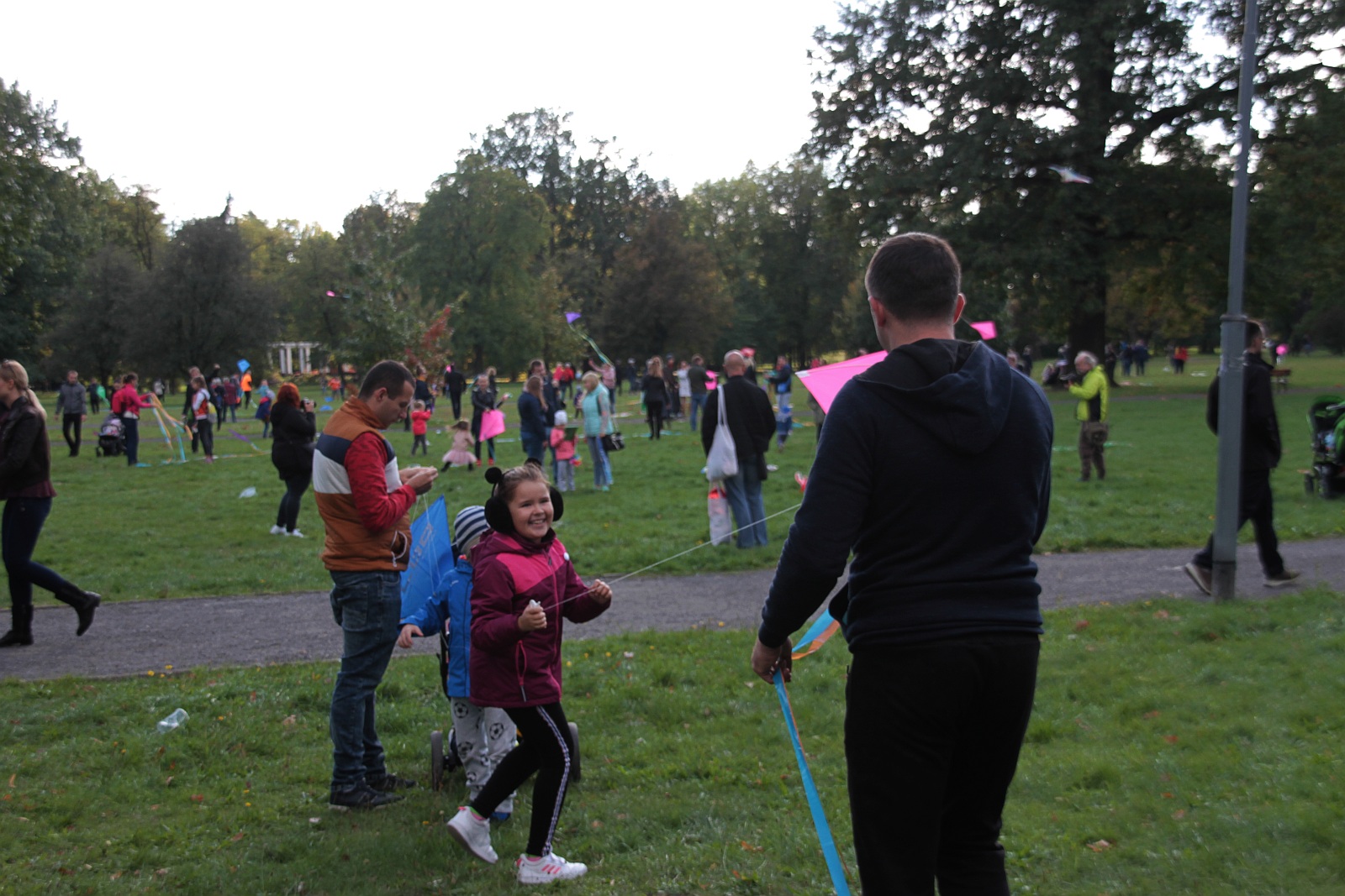 Dmuchawce, latawce, wiatr … i legniczanie w parku