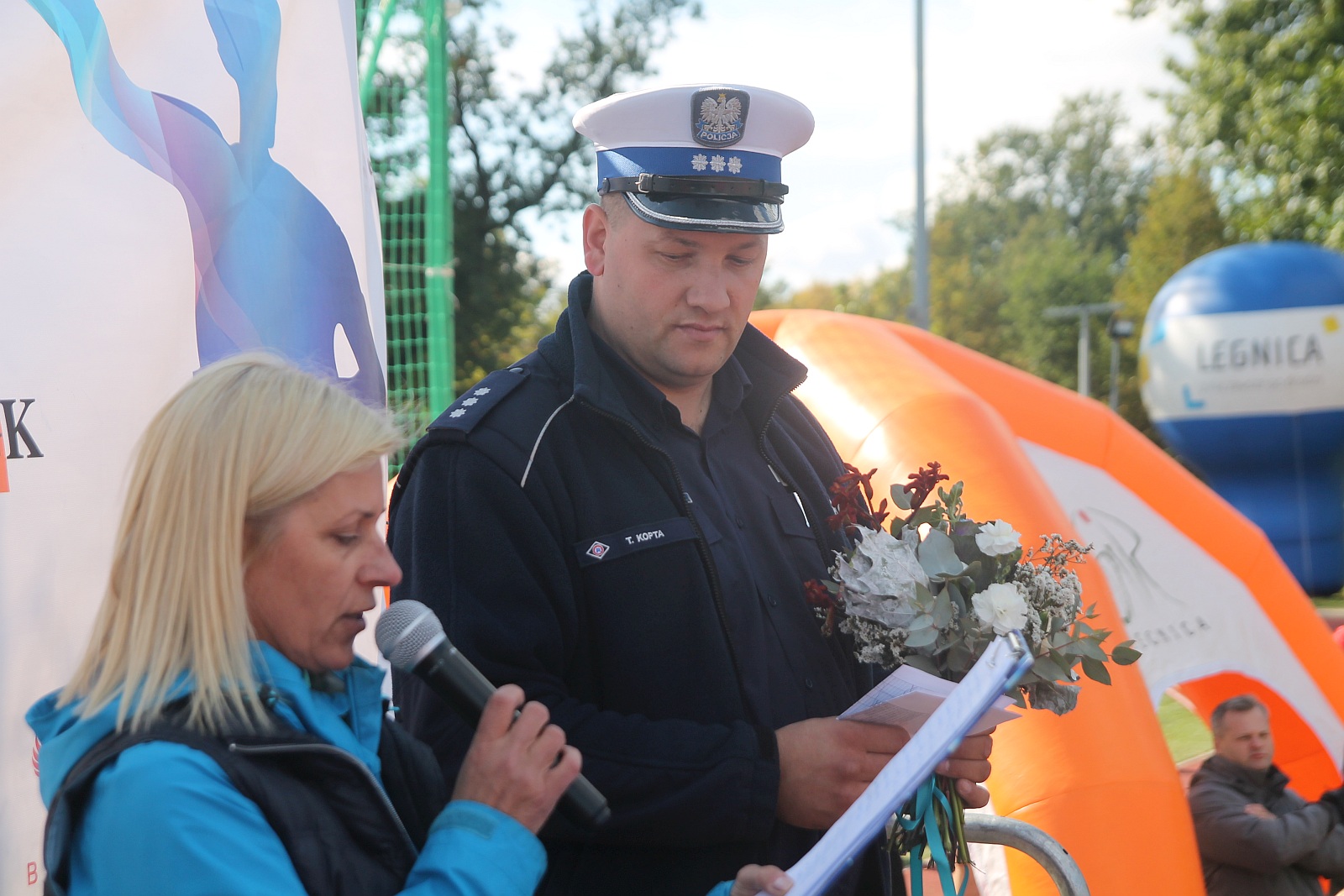 Dekoracja najlepszych zawodników w Legnickim Święcie Biegania