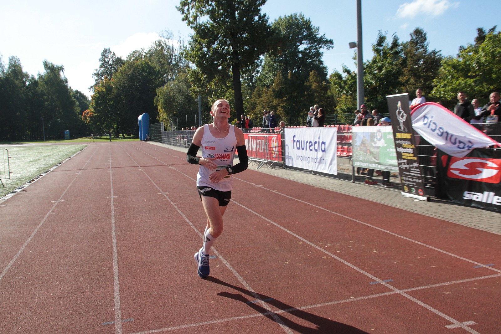 Meta  VIII Legnica Półmaratonu oraz Legnickiej Dziesiątki	