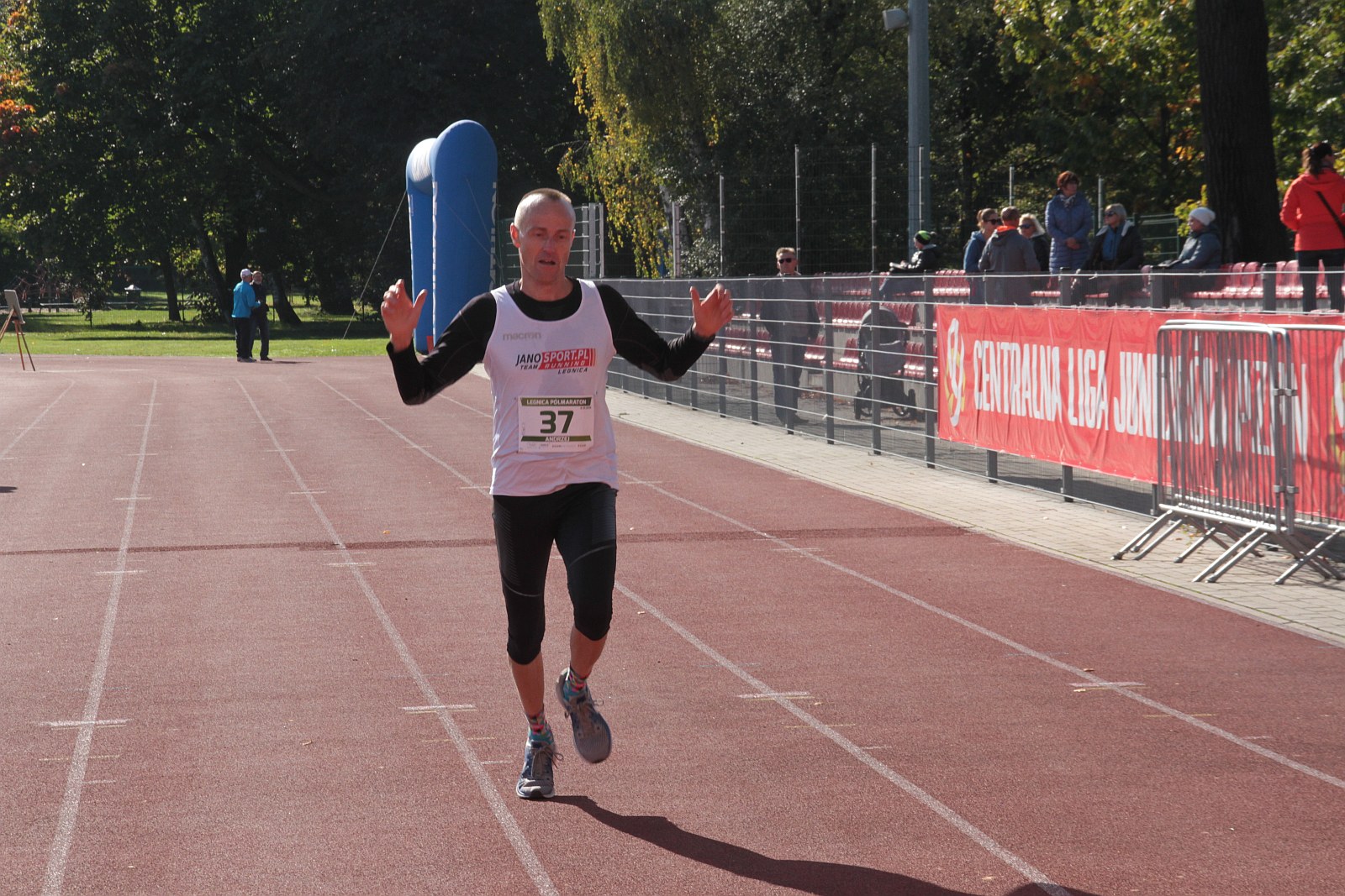 Meta  VIII Legnica Półmaratonu oraz Legnickiej Dziesiątki	
