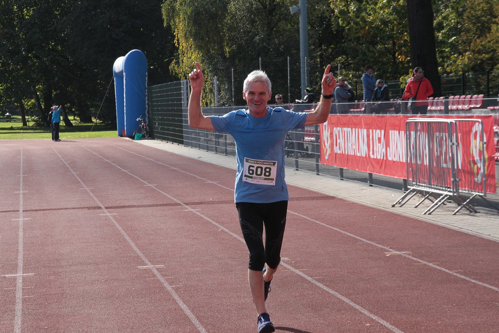 Meta  VIII Legnica Półmaratonu oraz Legnickiej Dziesiątki	
