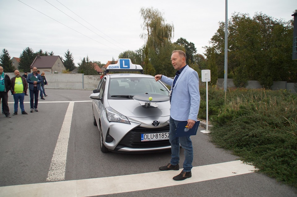 Kierowcy z pogotowia ratunkowego najlepiej jeżdżą samochodami