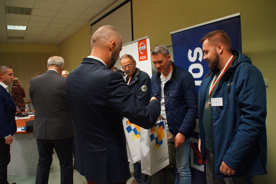 Kierowcy z pogotowia ratunkowego najlepiej jeżdżą samochodami