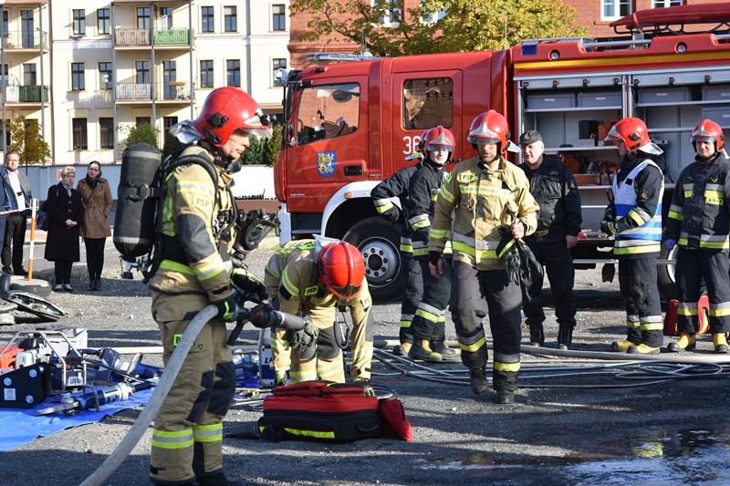 Działania służb ratowniczych w sytuacjach kryzysowych