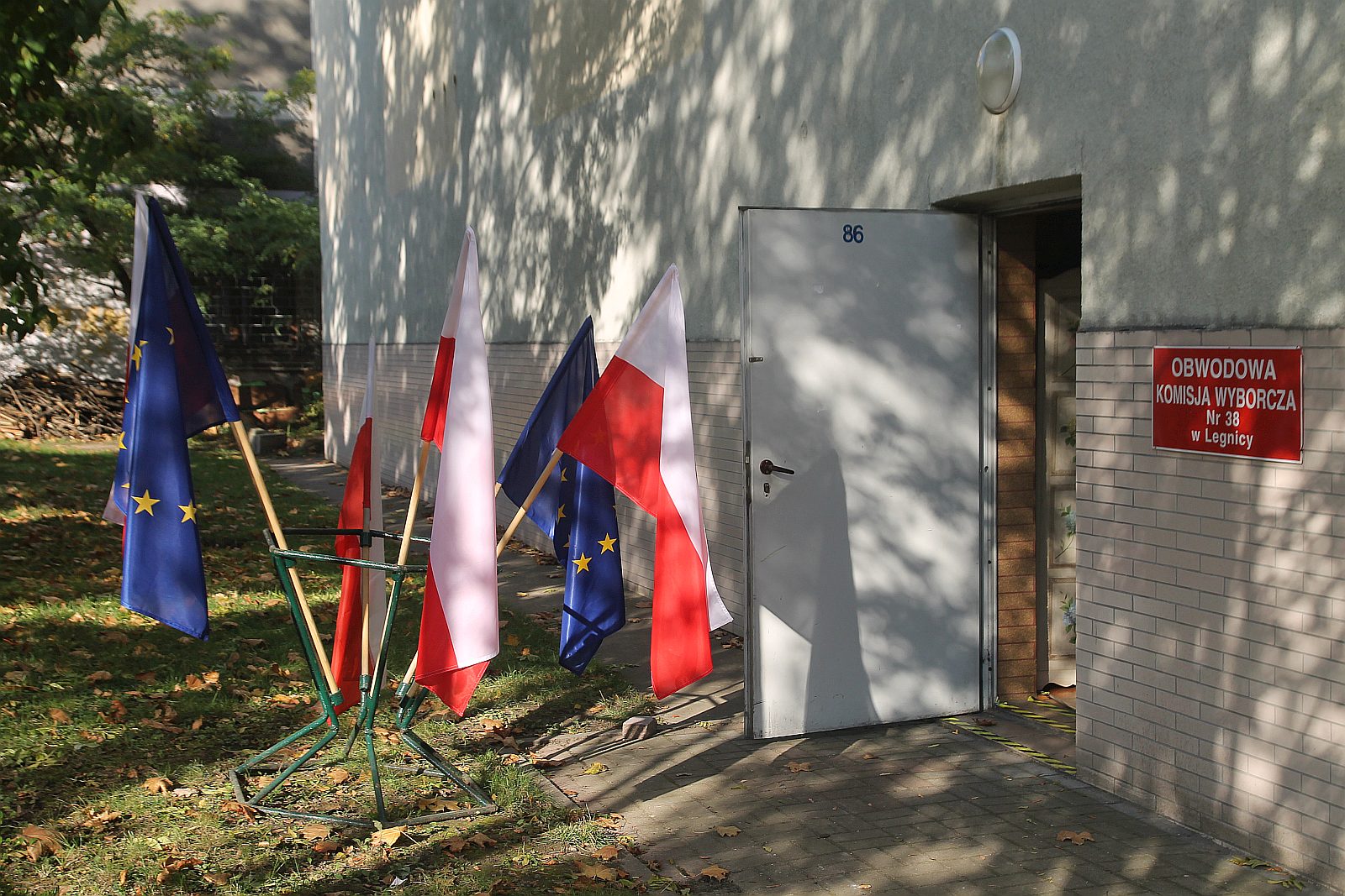 W Legnicy trwa głosowanie do obu izb parlamentu