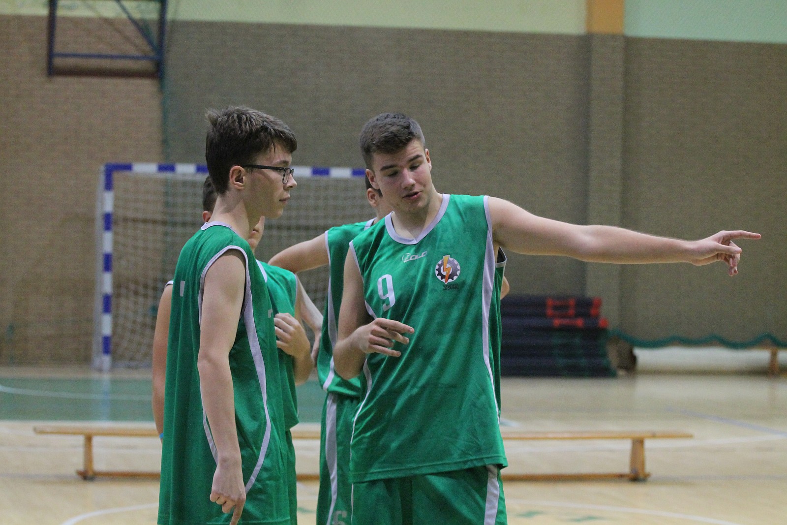 Zawodnicy z I LO zwyciezcami turnieju w koszykówkę 3x3