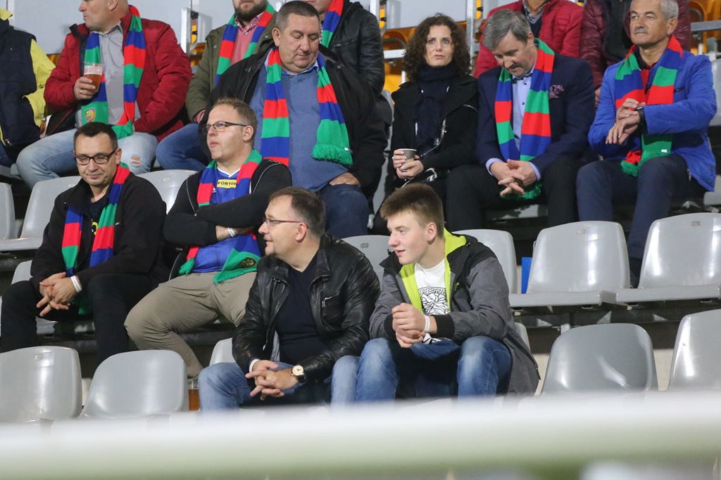 Kibice, dwunasty zawodnik na meczu Miedzi ze Stomilem