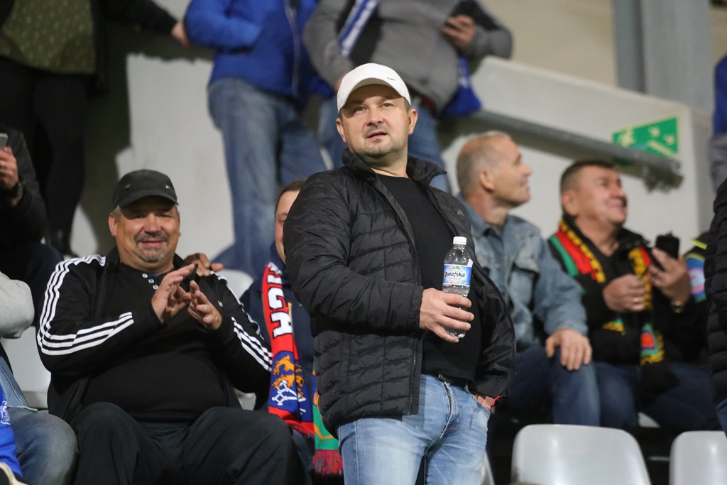 Kibice, dwunasty zawodnik na meczu Miedzi ze Stomilem
