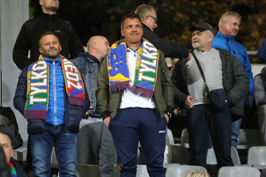 Kibice, dwunasty zawodnik na meczu Miedzi ze Stomilem