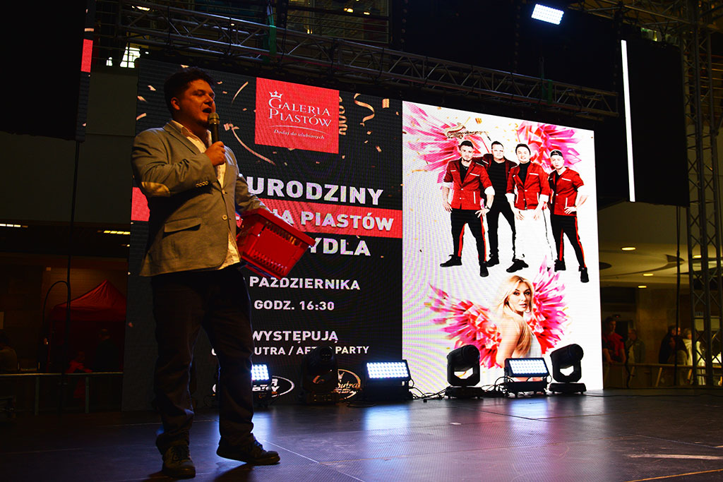 Muzyczne gwiazdy i fajerwerki na urodzinach Galerii Piastów.
