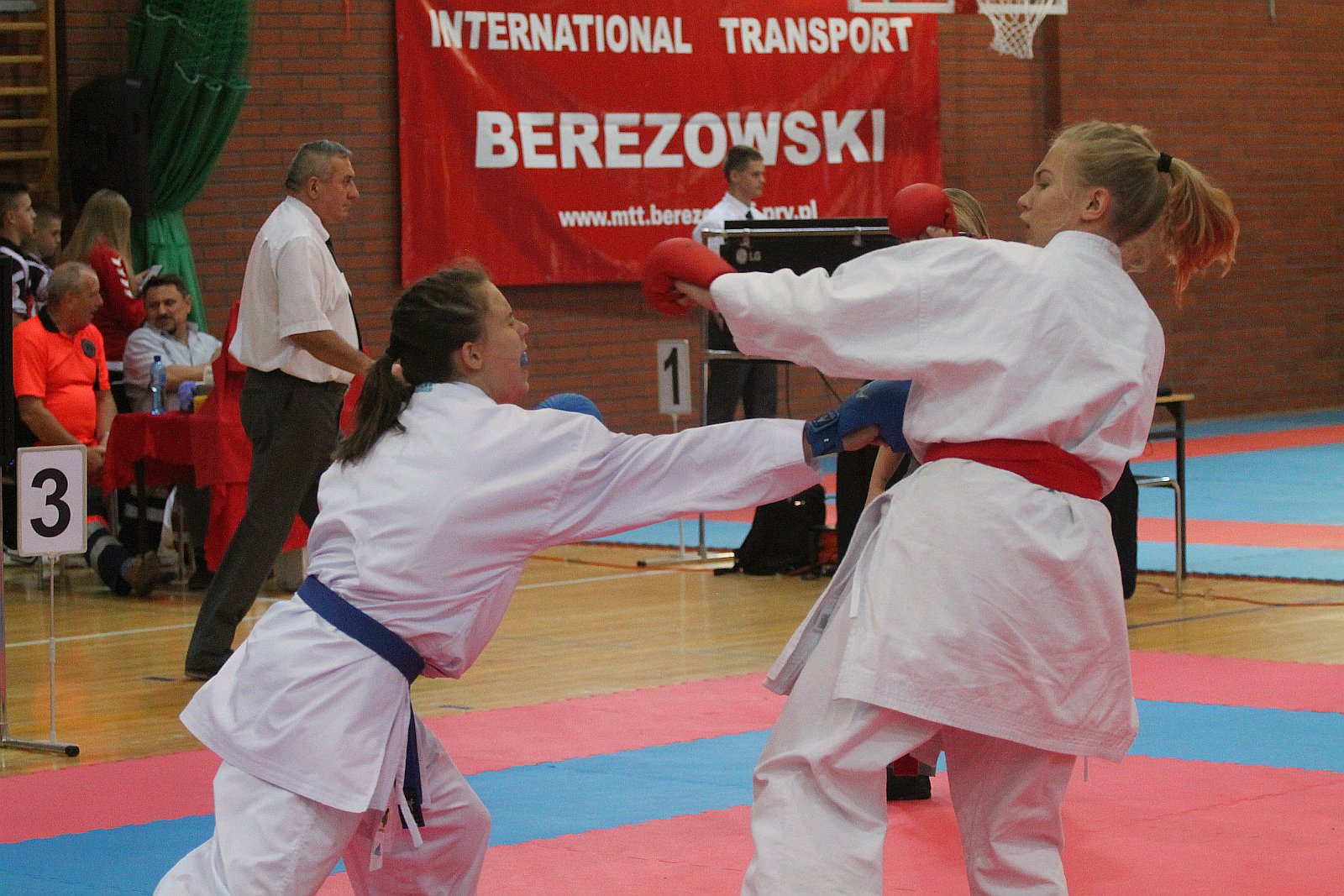 Na Piekarach odbył się Puchar Polski w karate olimpijskim
