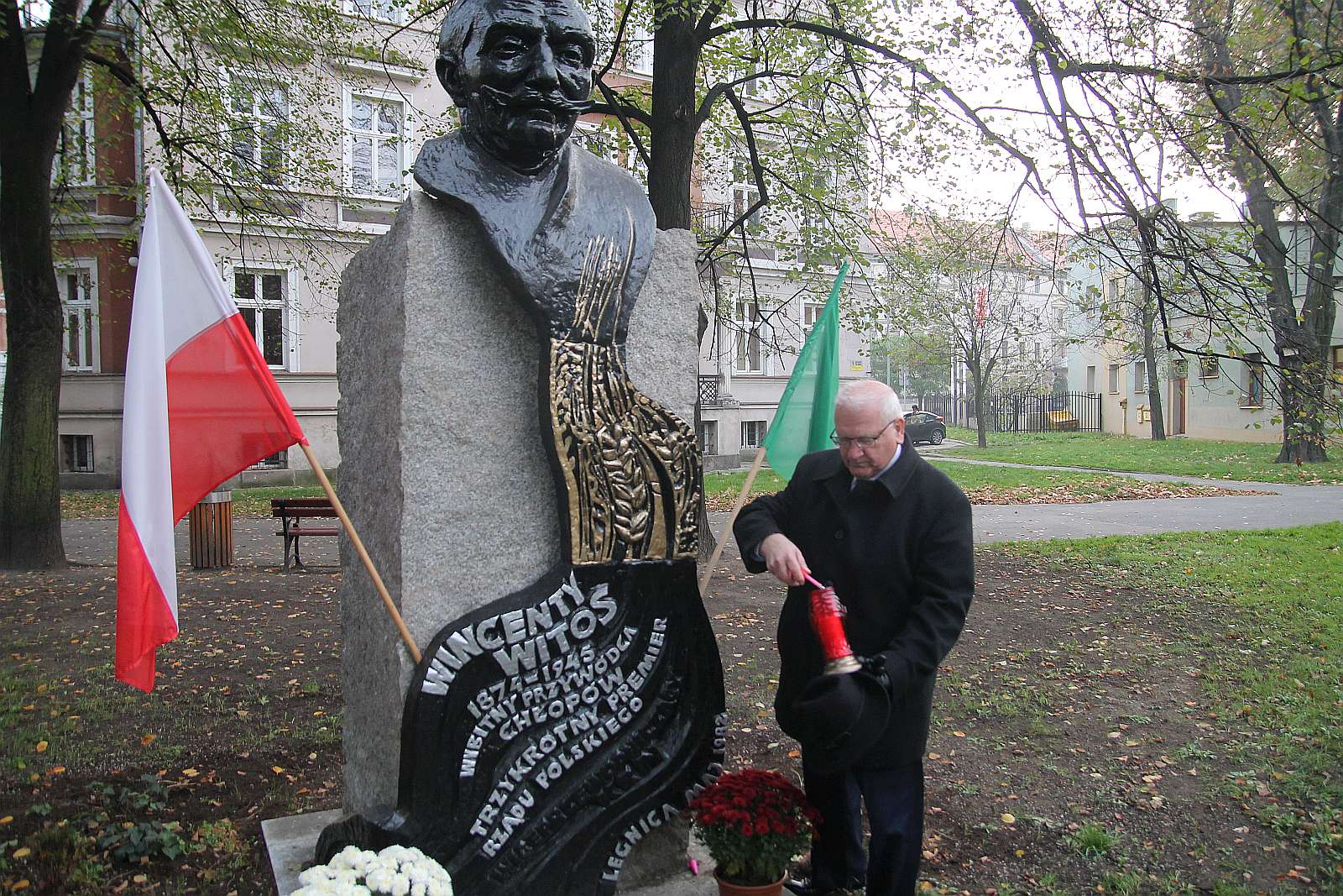 Witosowe Zaduszki przy pomniku Wincentego Witosa w Legnicy
