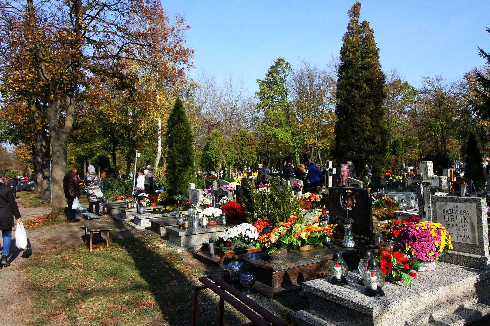 Wszystkich Świętych na legnickim cmentarzu komunalnym