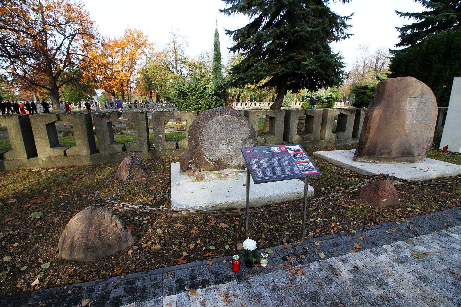Wszystkich Świętych na legnickim cmentarzu komunalnym