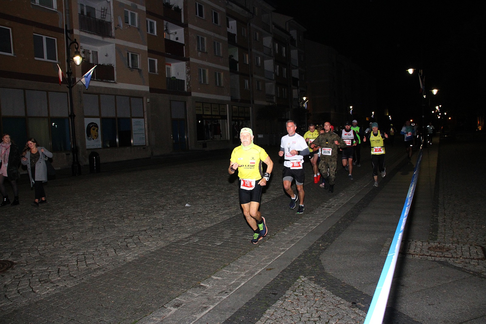 Legnicki Bieg Niepodległości. Biegi główny na dystansie 5500 m.