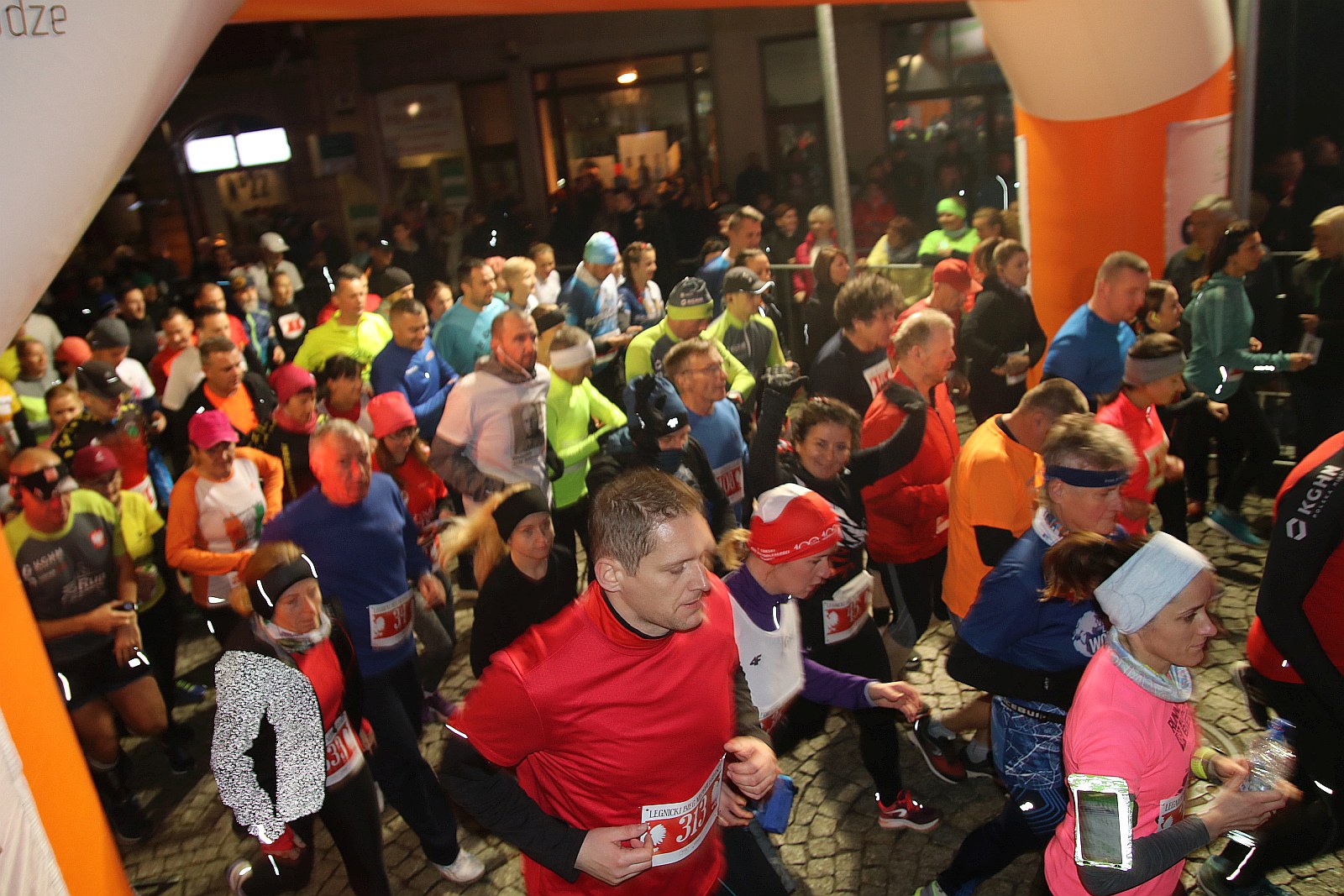 Legnicki Bieg Niepodległości. Biegi główny na dystansie 5500 m.