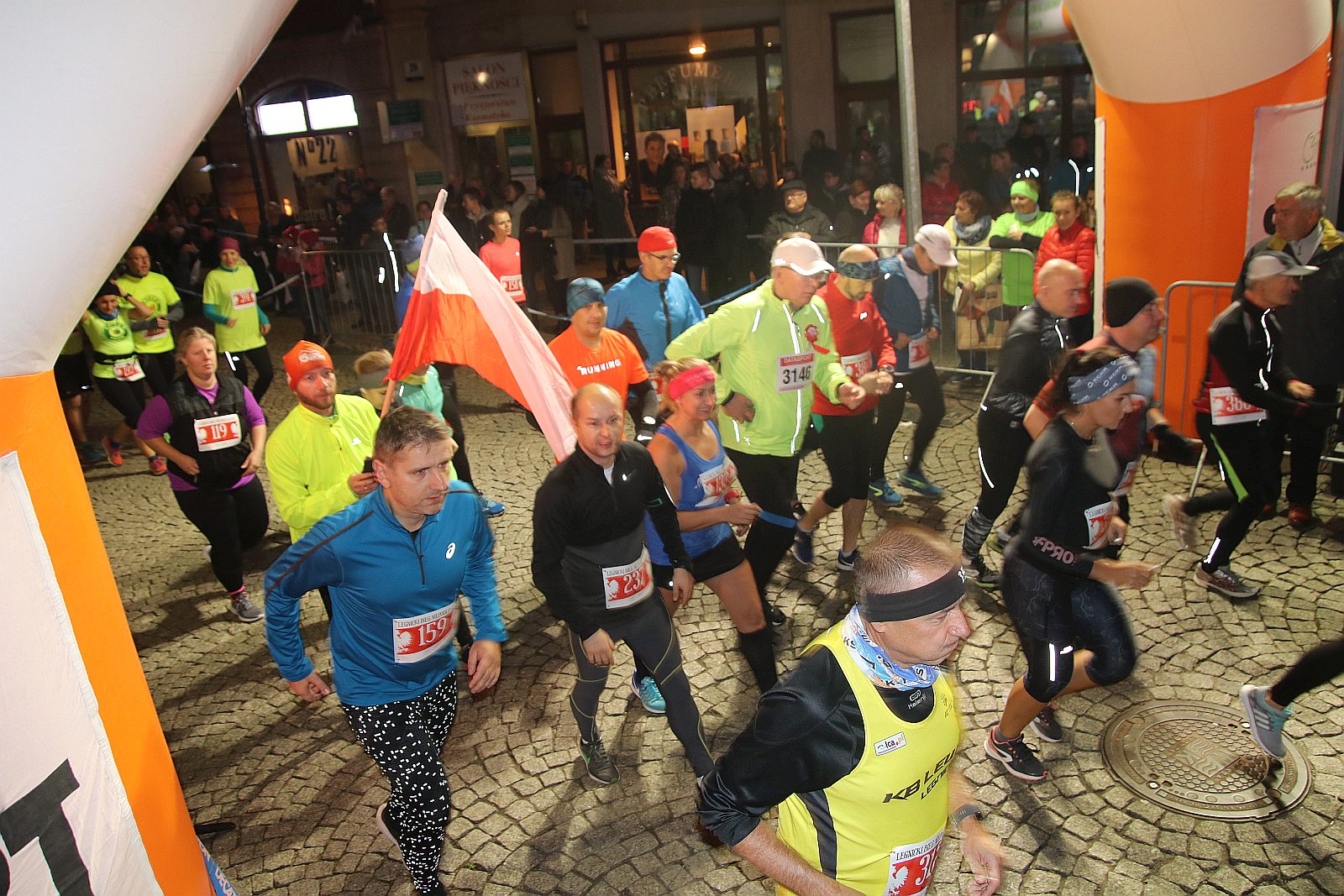 Legnicki Bieg Niepodległości. Biegi główny na dystansie 5500 m.