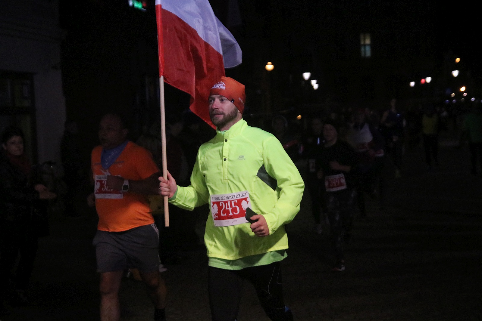 Legnicki Bieg Niepodległości. Biegi główny na dystansie 5500 m.