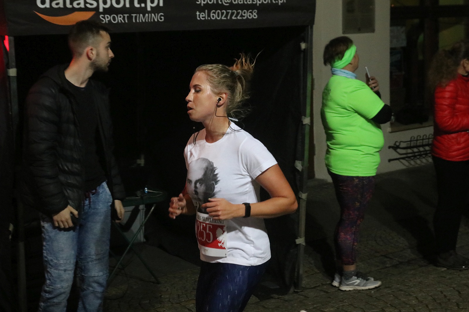 Legnicki Bieg Niepodległości. Biegi główny na dystansie 5500 m.