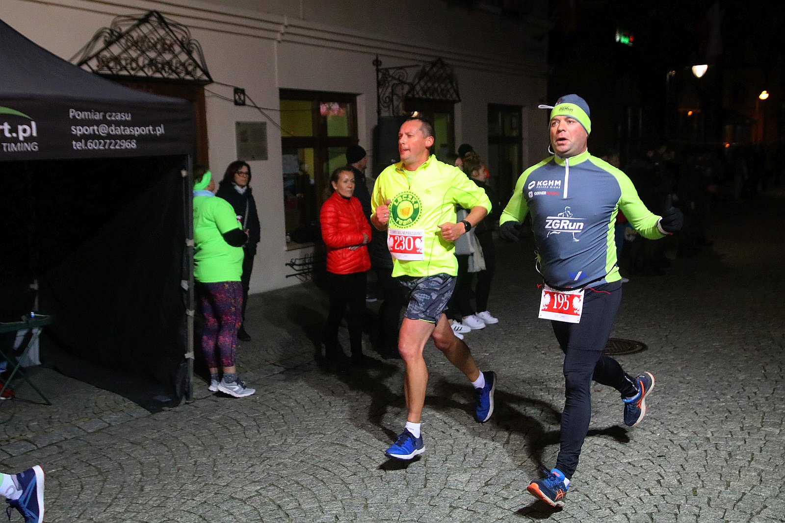Legnicki Bieg Niepodległości. Biegi główny na dystansie 5500 m.