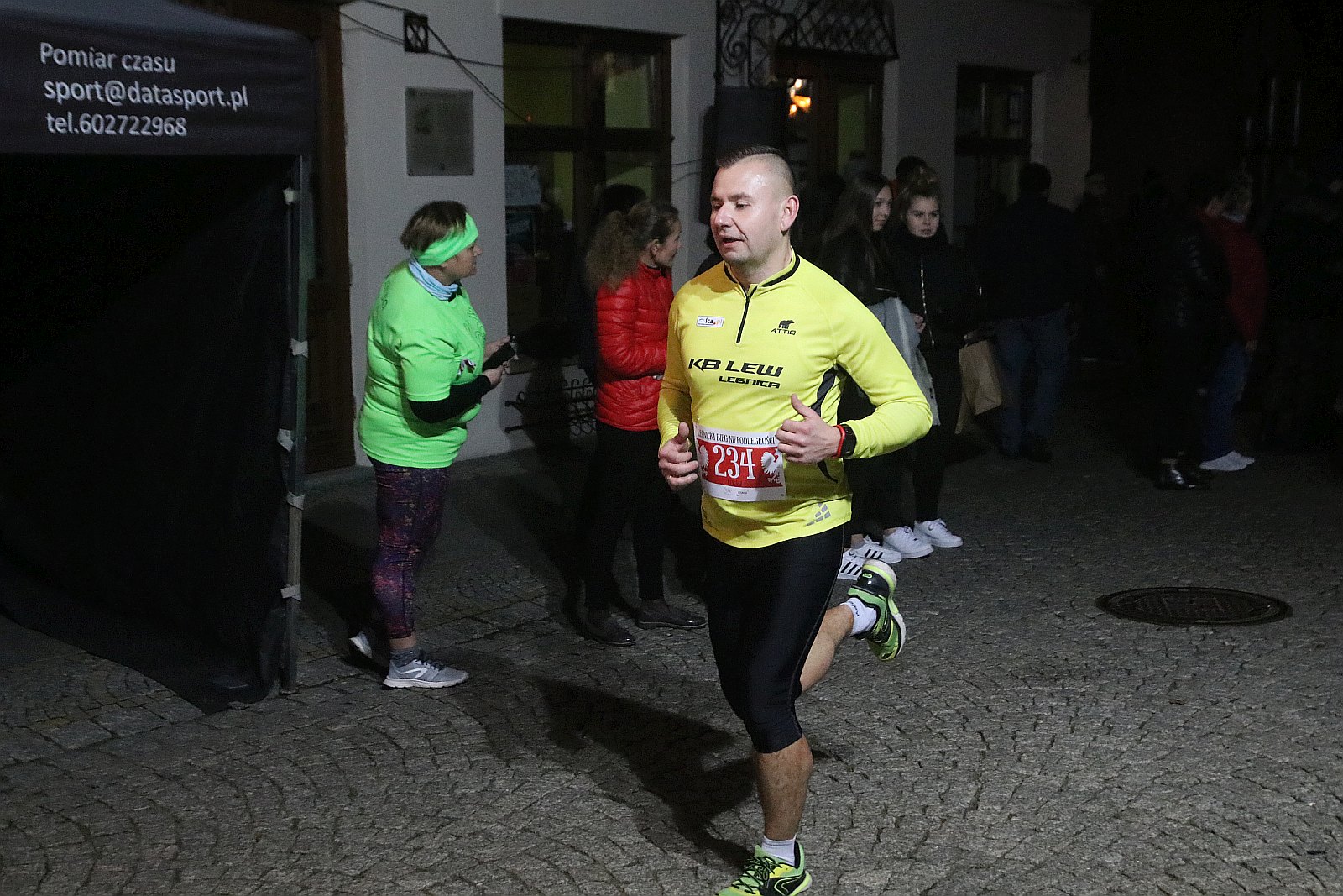 Legnicki Bieg Niepodległości. Biegi główny na dystansie 5500 m.