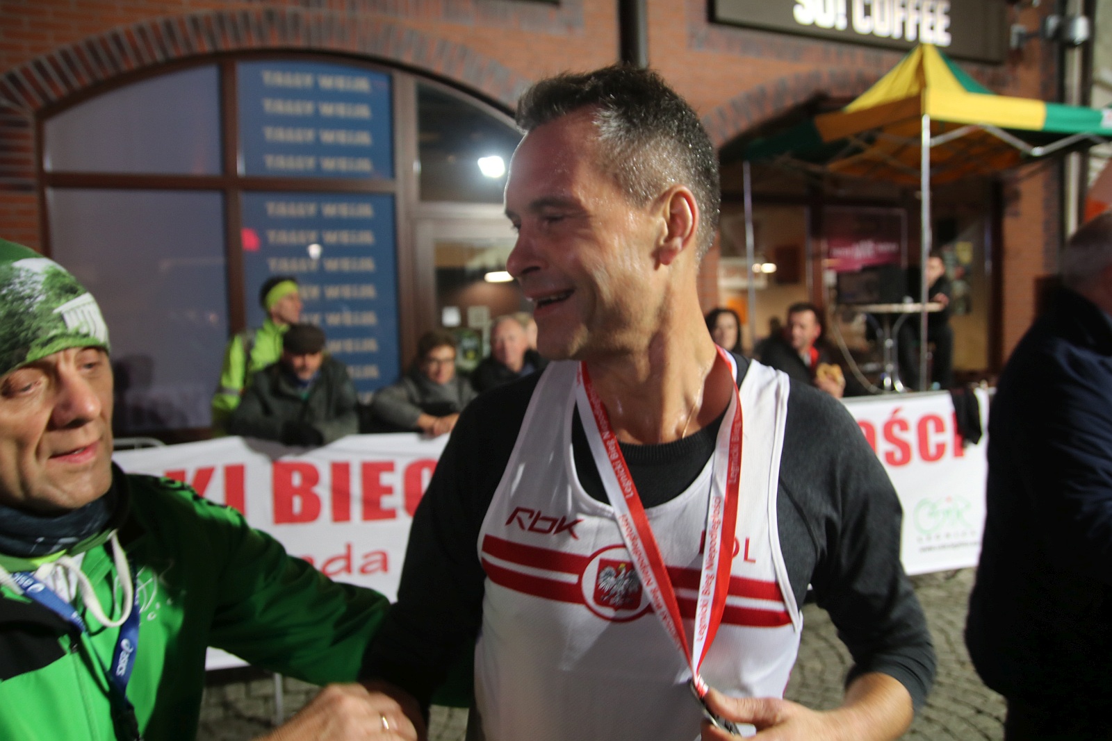 Legnicki Bieg Niepodległości. Biegi główny na dystansie 5500 m.