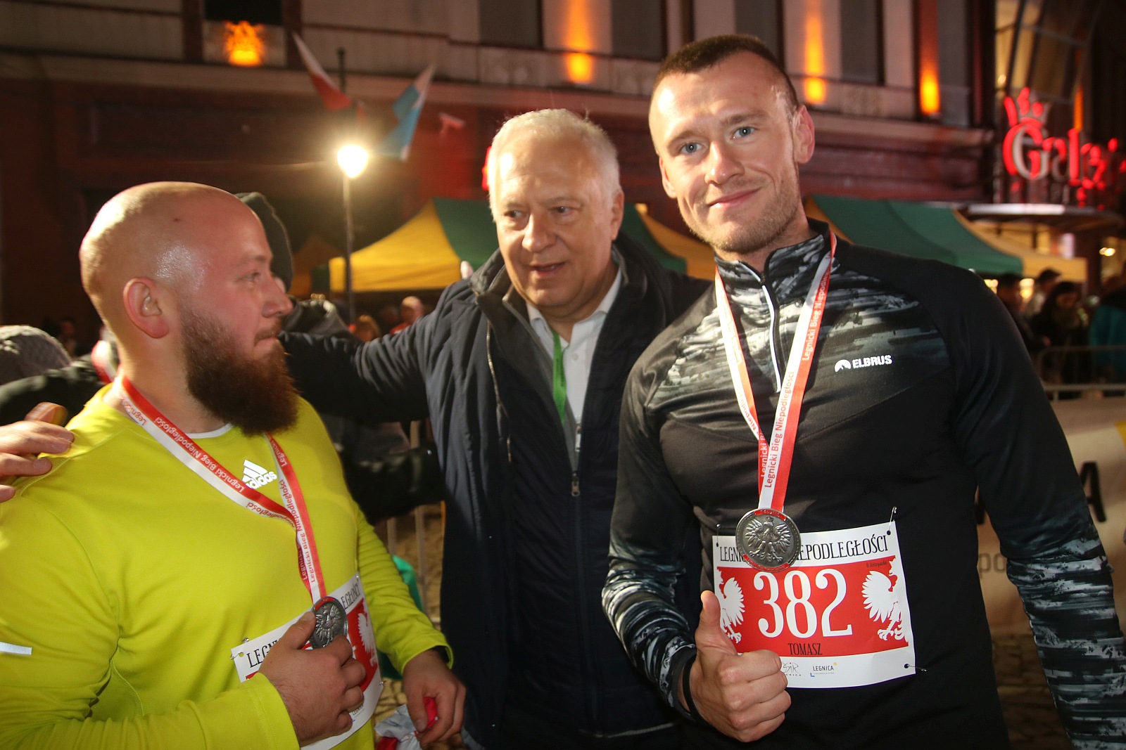 Legnicki Bieg Niepodległości. Biegi główny na dystansie 5500 m.