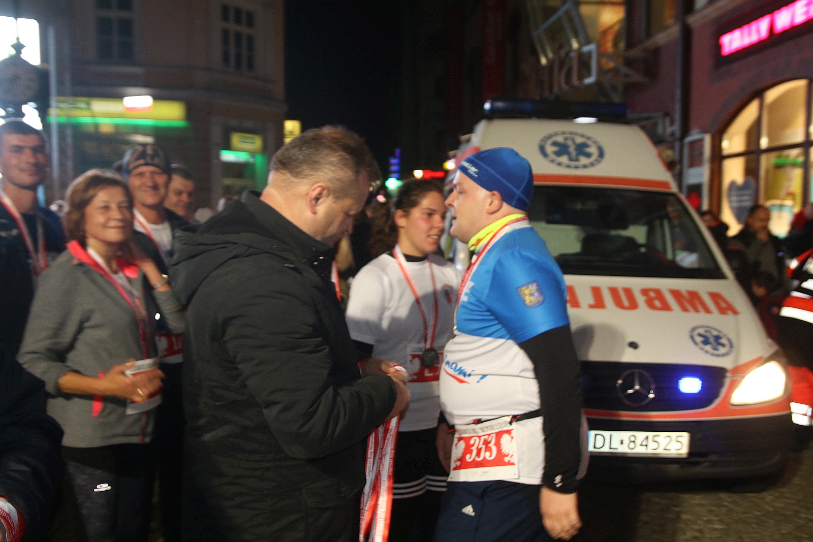 Legnicki Bieg Niepodległości. Biegi główny na dystansie 5500 m.