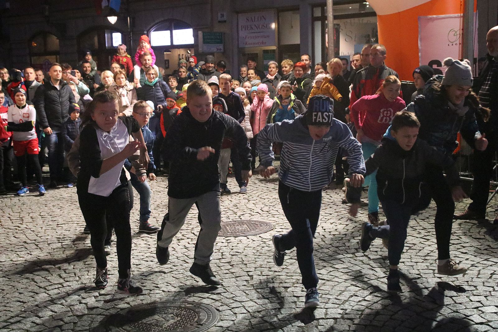 Legnicki Bieg Niepodległości. Biegi dzieci i młodzieży