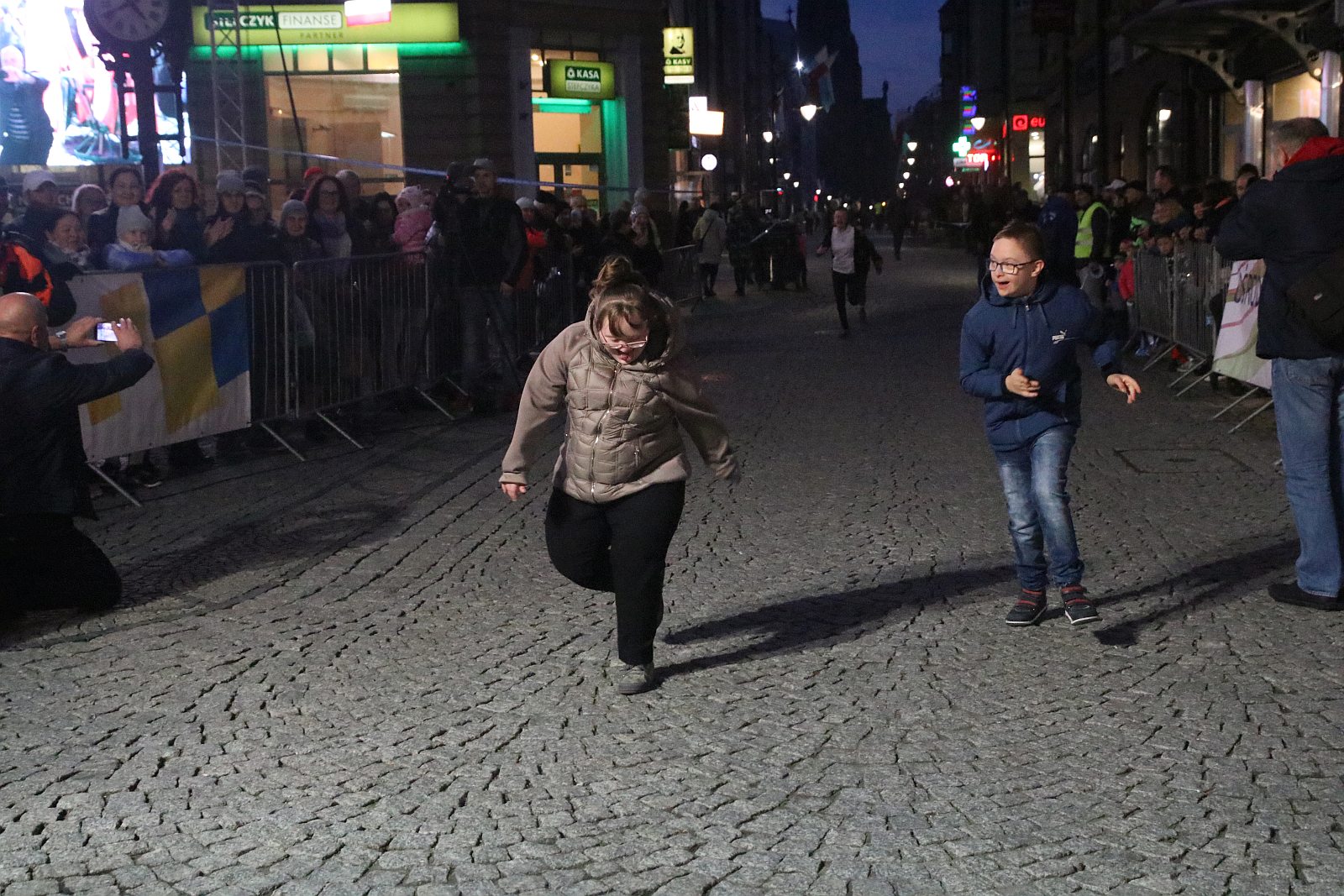 Legnicki Bieg Niepodległości. Biegi dzieci i młodzieży