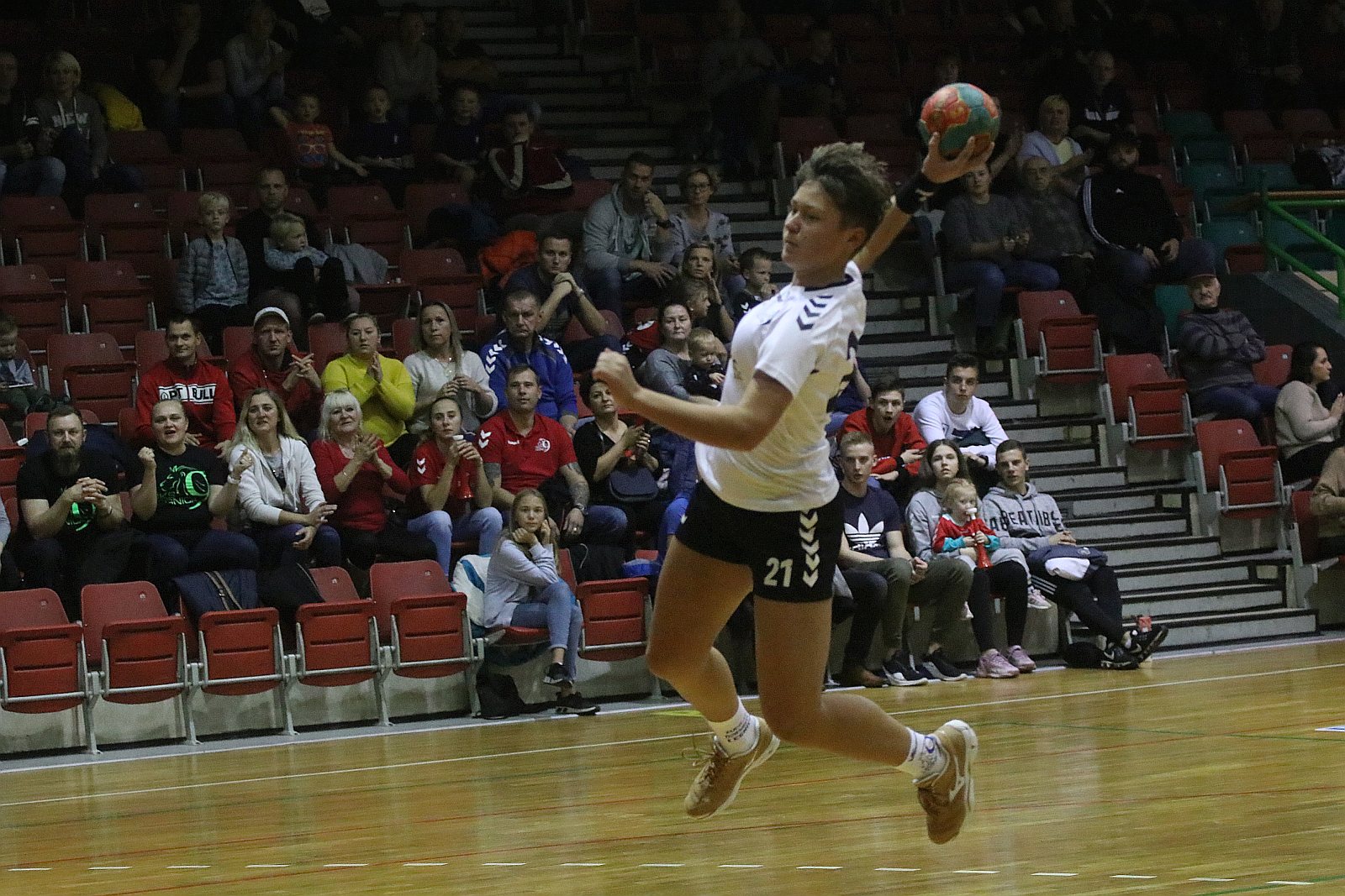 UKS Dziewiątka Legnica – Polonia Kępno 31:21 (14:14)