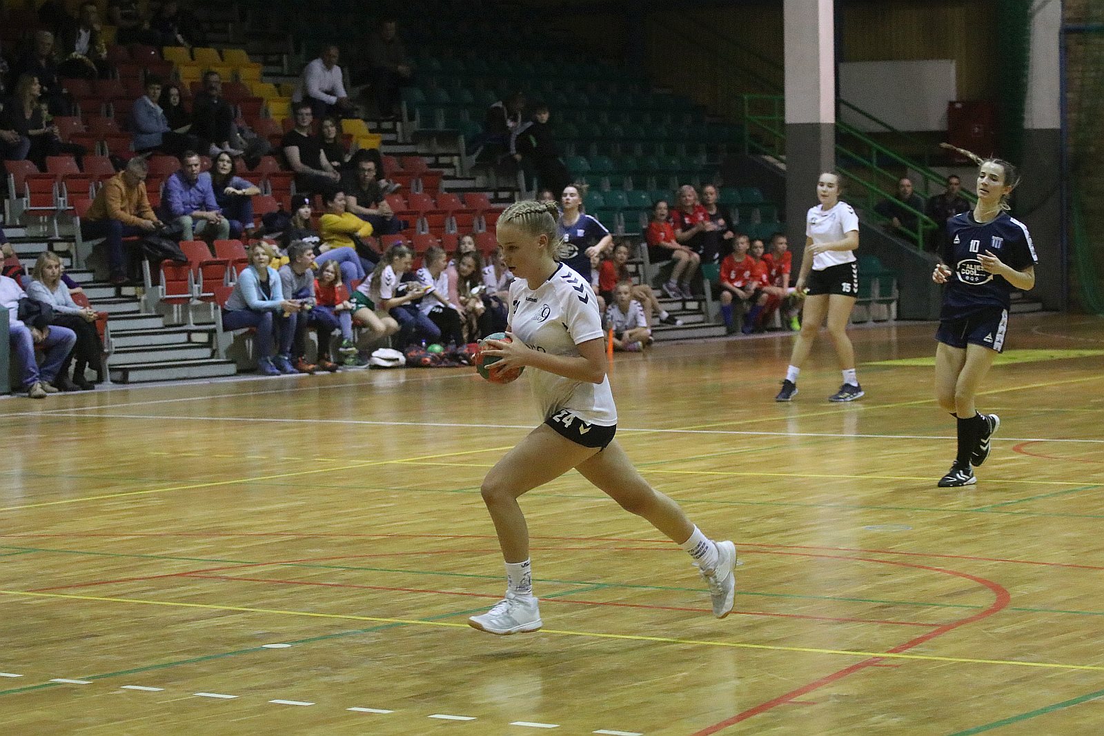 UKS Dziewiątka Legnica – Polonia Kępno 31:21 (14:14)