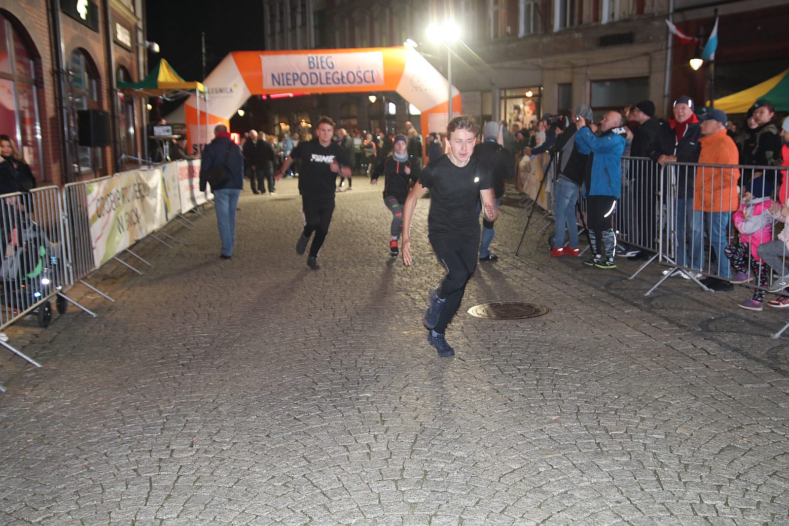 Legnicki Bieg Niepodległości. Biegi dzieci i młodzieży