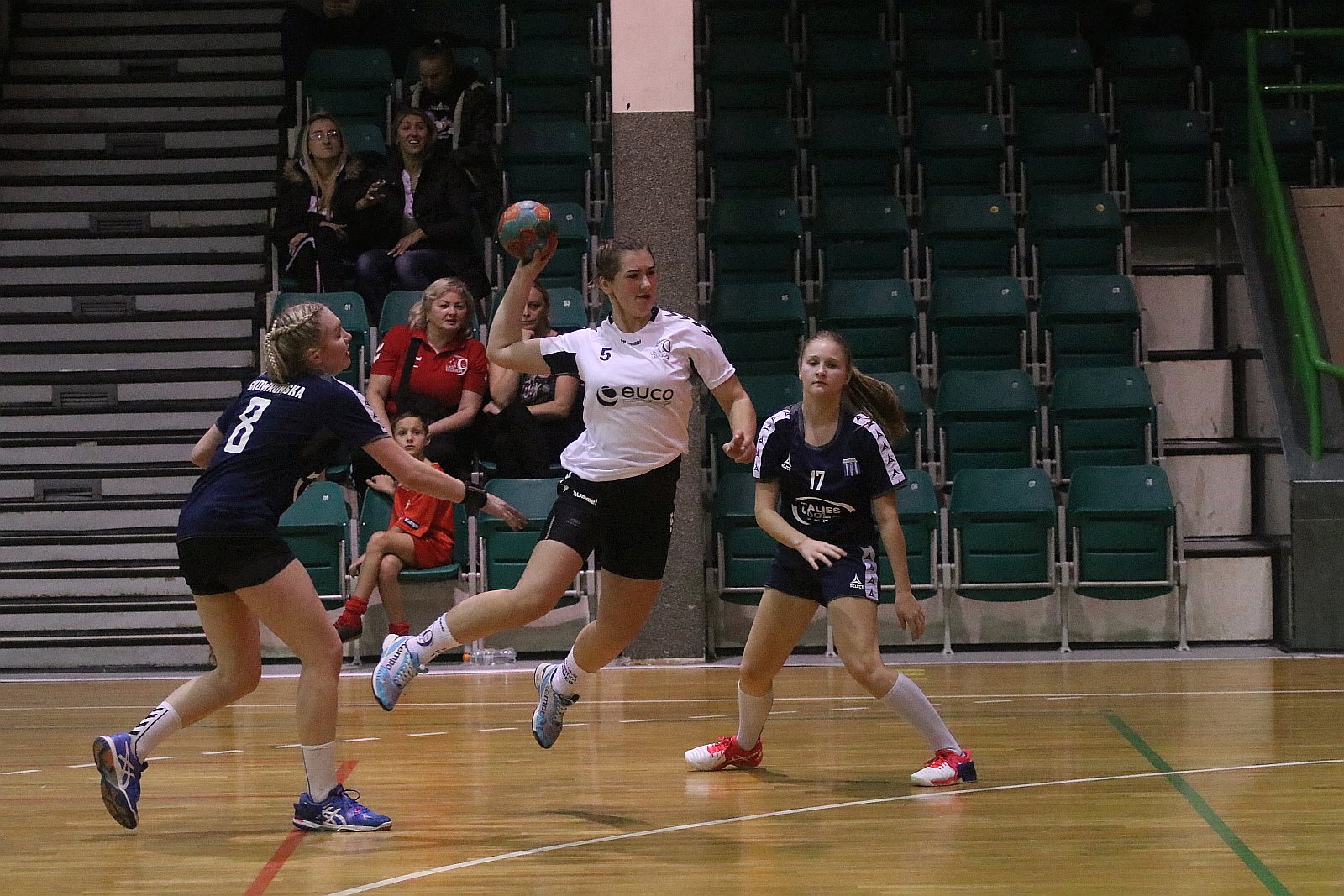 UKS Dziewiątka Legnica – Polonia Kępno 31:21 (14:14)