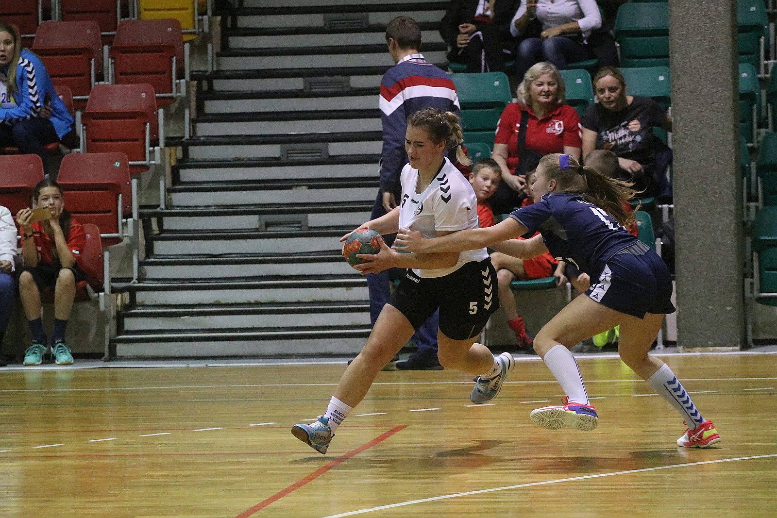 UKS Dziewiątka Legnica – Polonia Kępno 31:21 (14:14)