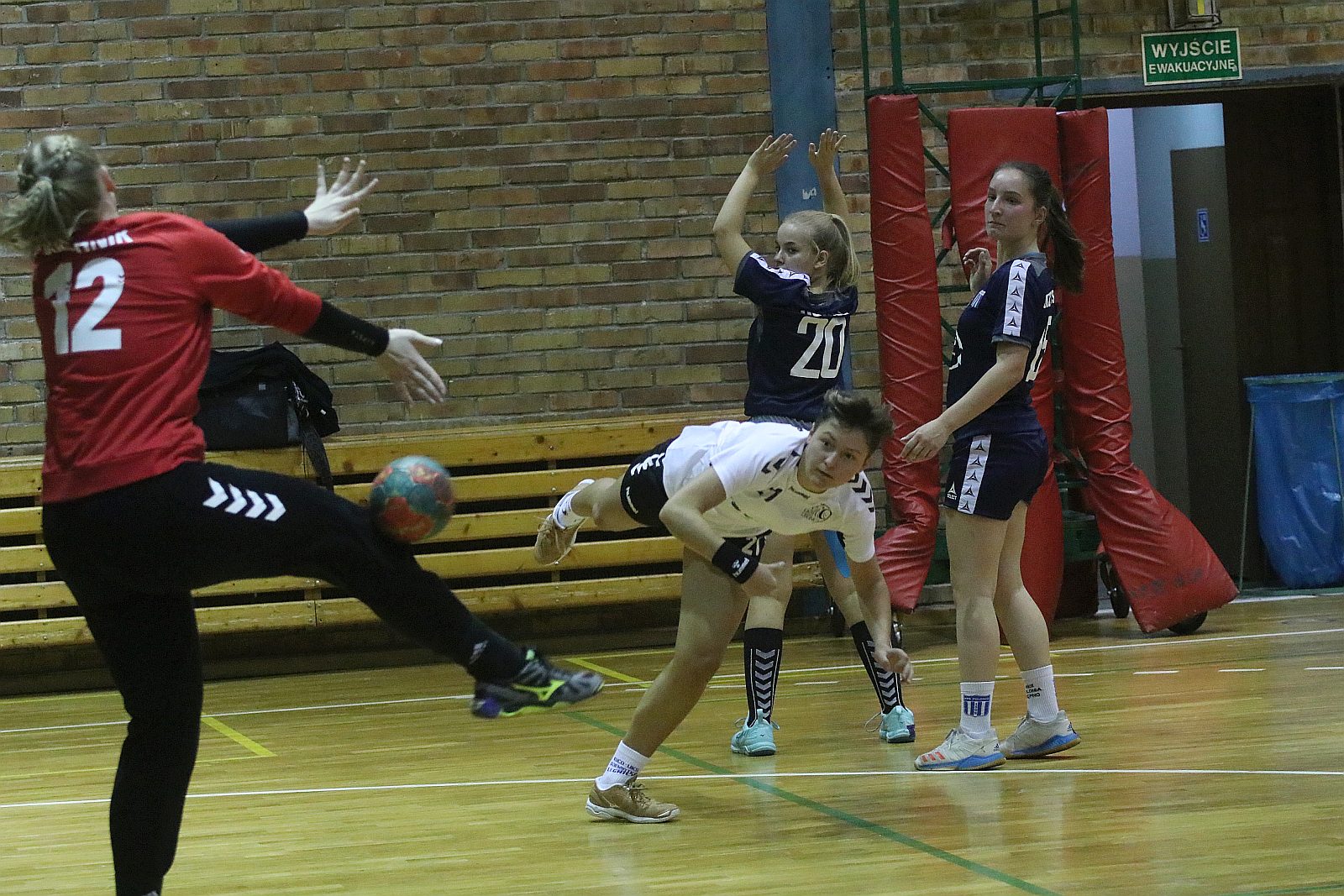 UKS Dziewiątka Legnica – Polonia Kępno 31:21 (14:14)
